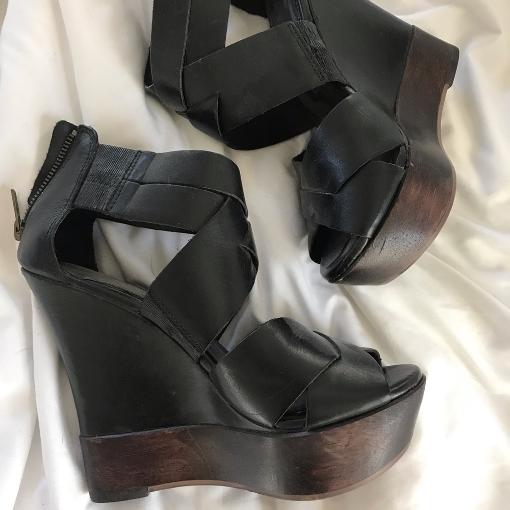 ALDO Black & Wooden Platform Wedge